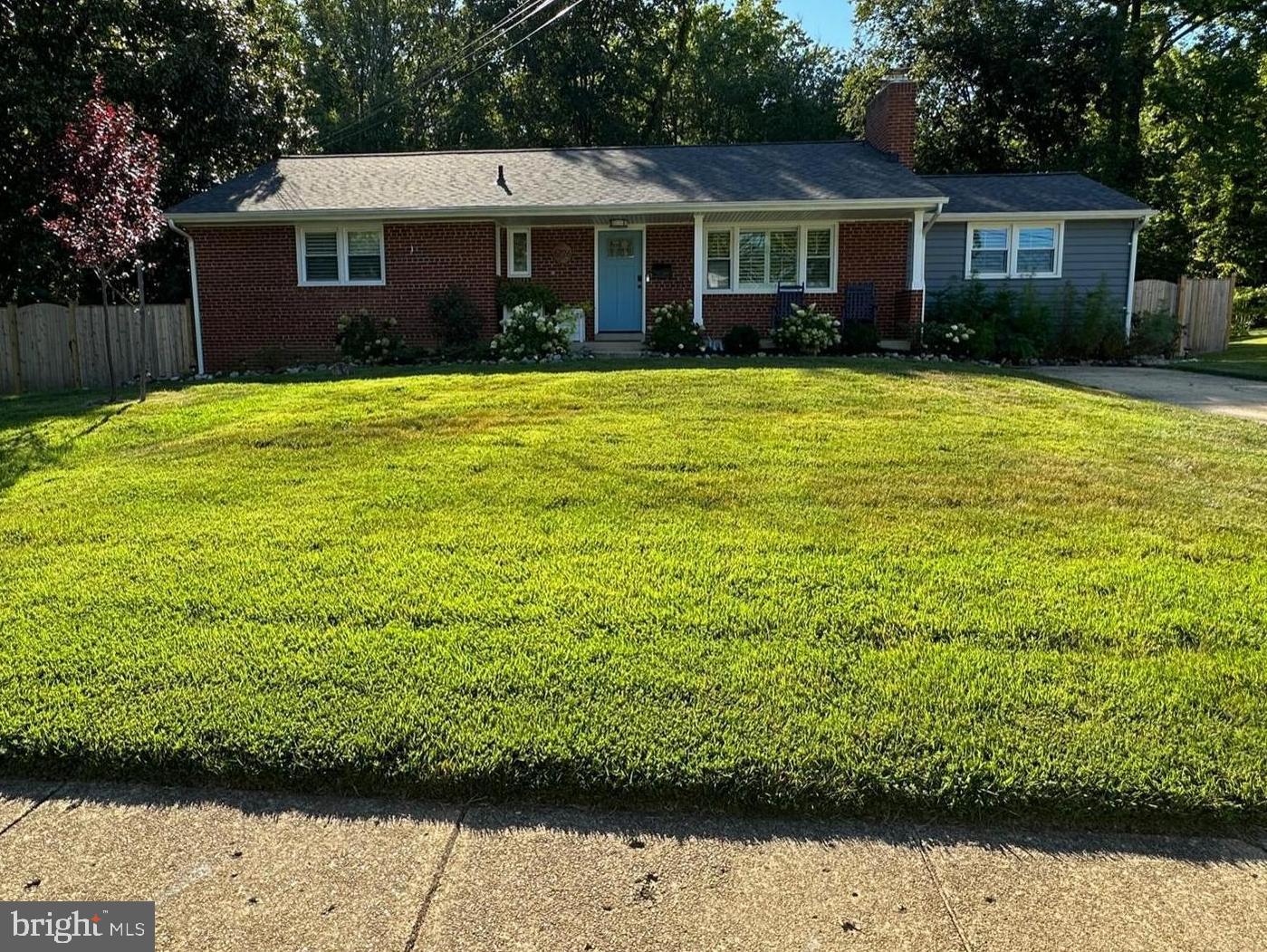 6726 Bostwick Drive Springfield, VA 22151 - Photo 3 of 63 Loads of Green!