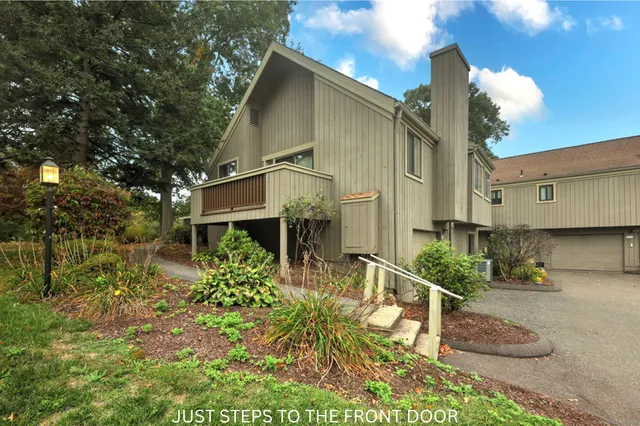 $499,000 | 195 Bayfield Lane, Unit A, Stratford, CT 06614