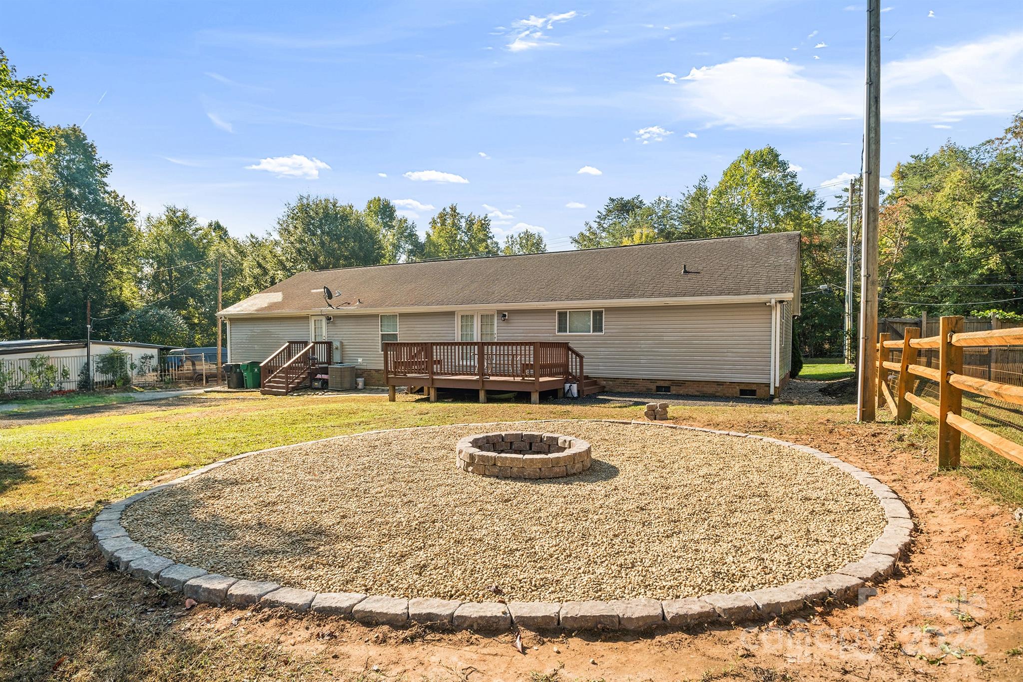 2225 Hart Road Charlotte, NC 28214 - Photo 6 of 38 Gallery Image 6