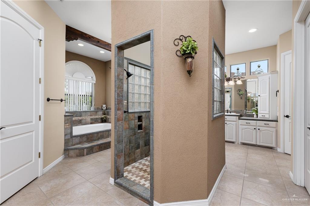 2116 West Alberta Road Edinburg, TX 78539 - Photo 13 of 35 Island Shower