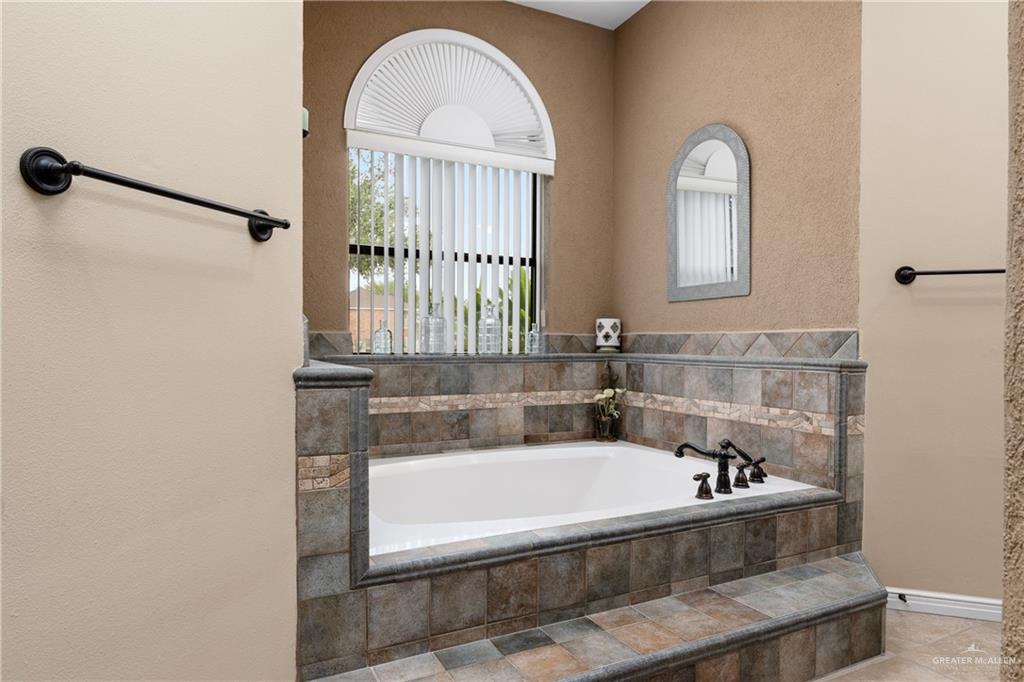 2116 West Alberta Road Edinburg, TX 78539 - Photo 15 of 35