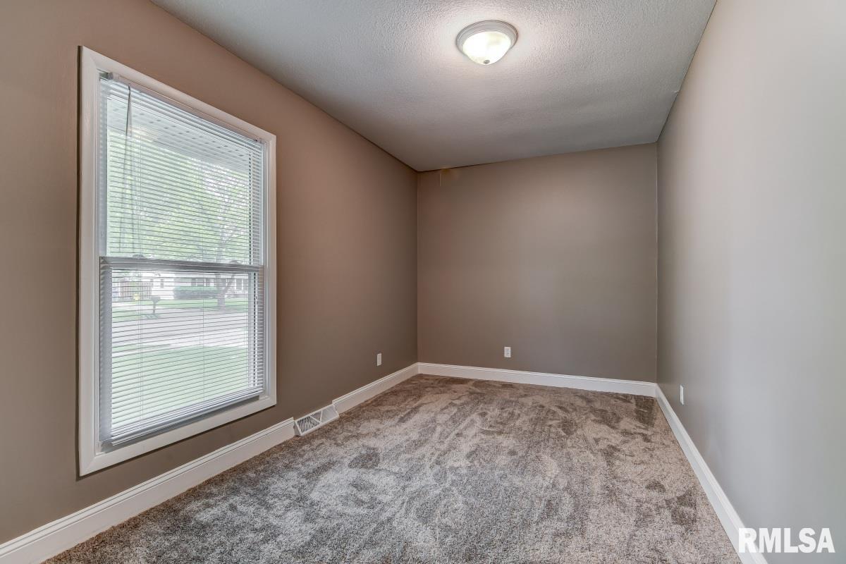 2731 Cardigan Drive Springfield, IL 62702 - Photo 16 of 24 Gallery Image 16