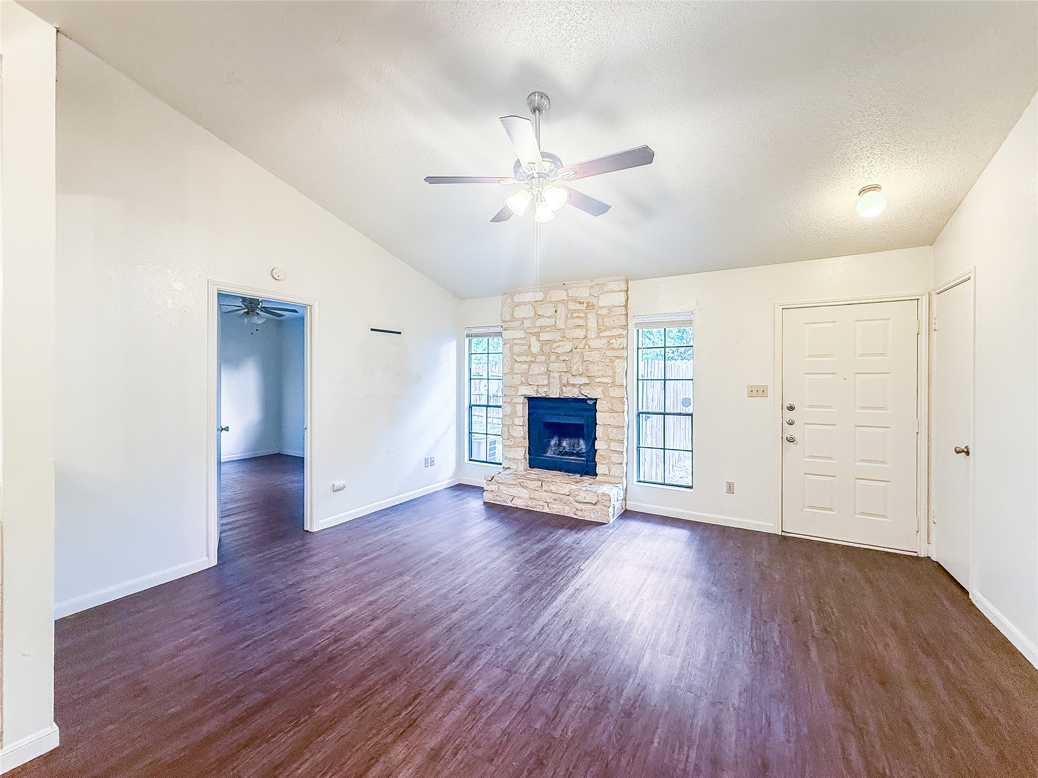 2014 Alex Avenue, Unit B Austin, TX 78728 - Photo 3 of 24 Living Room