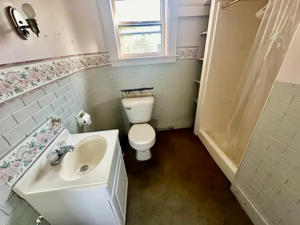 $150,000 | 245 Main Street, Fairfield, ME 04937