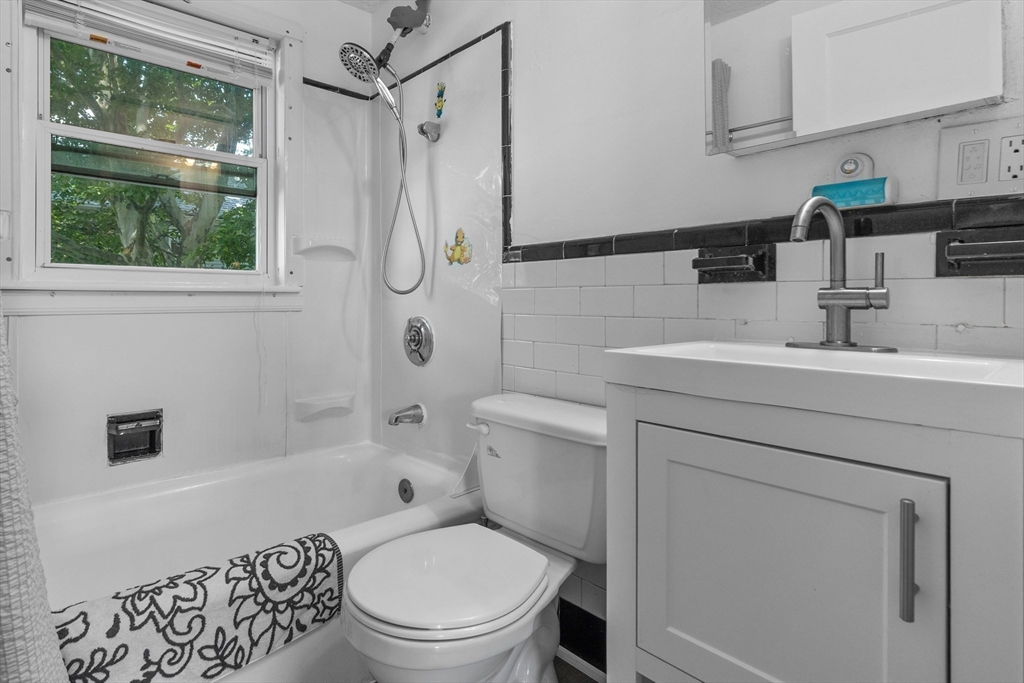 55 Regent Road Malden, MA 02148 - Photo 20 of 31 Gallery Image 20