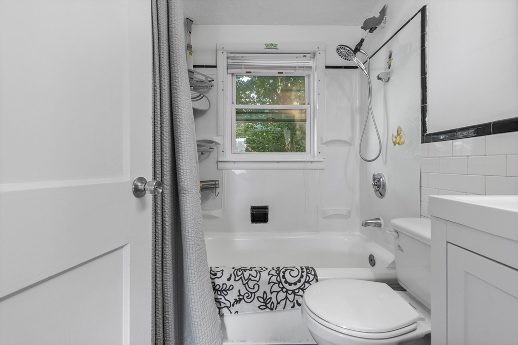 55 Regent Road Malden, MA 02148 - Photo 21 of 31 Gallery Image 21