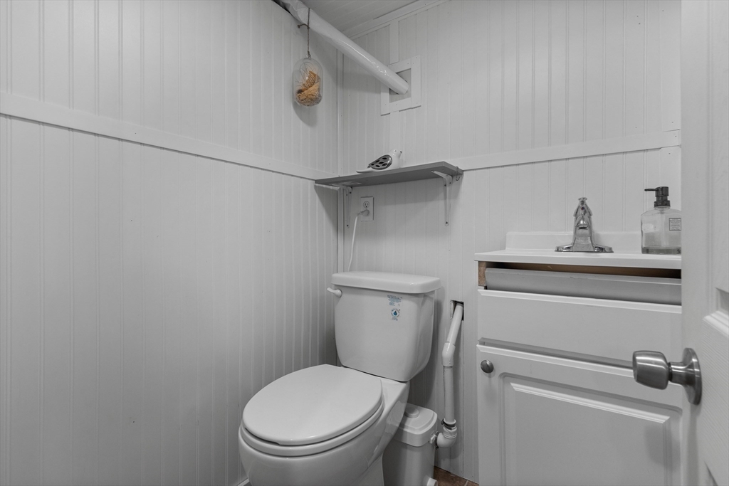 55 Regent Road Malden, MA 02148 - Photo 26 of 31 Gallery Image 26