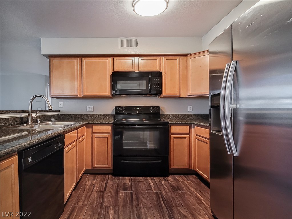 9325 West Desert Inn Road, Unit 167 Las Vegas, NV 89117 - Photo 11 of 34