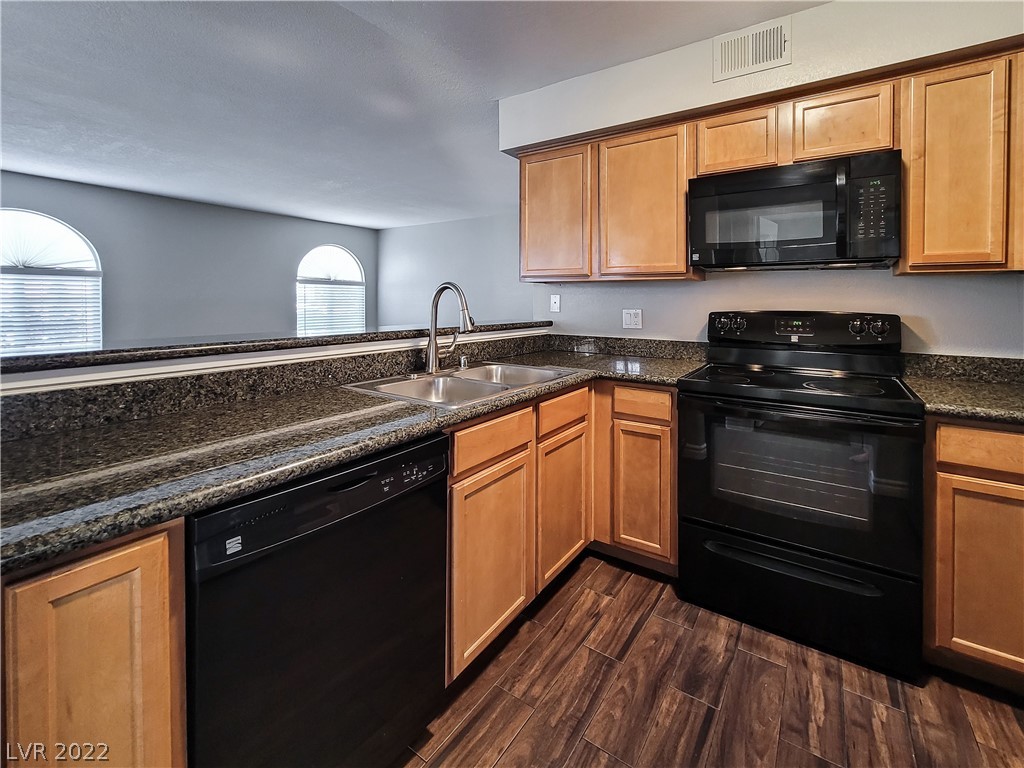9325 West Desert Inn Road, Unit 167 Las Vegas, NV 89117 - Photo 13 of 34