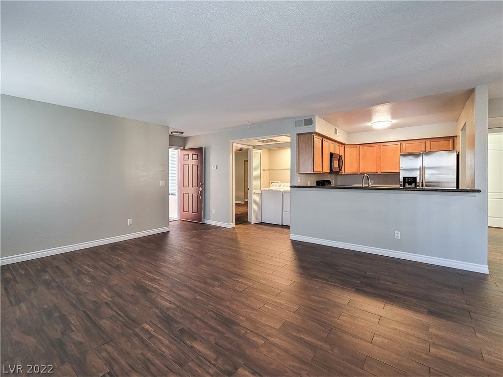 9325 West Desert Inn Road, Unit 167 Las Vegas, NV 89117 - Photo 8 of 34