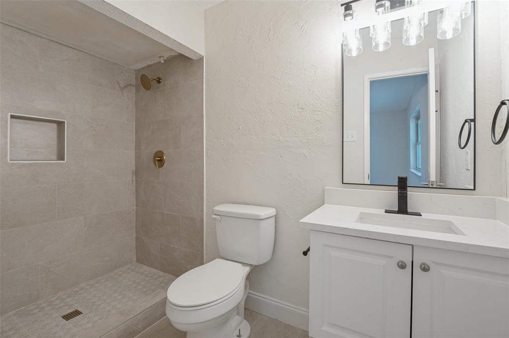 5221 Alpha Drive The Colony, TX 75056 - Photo 18 of 24 Gallery Image 18