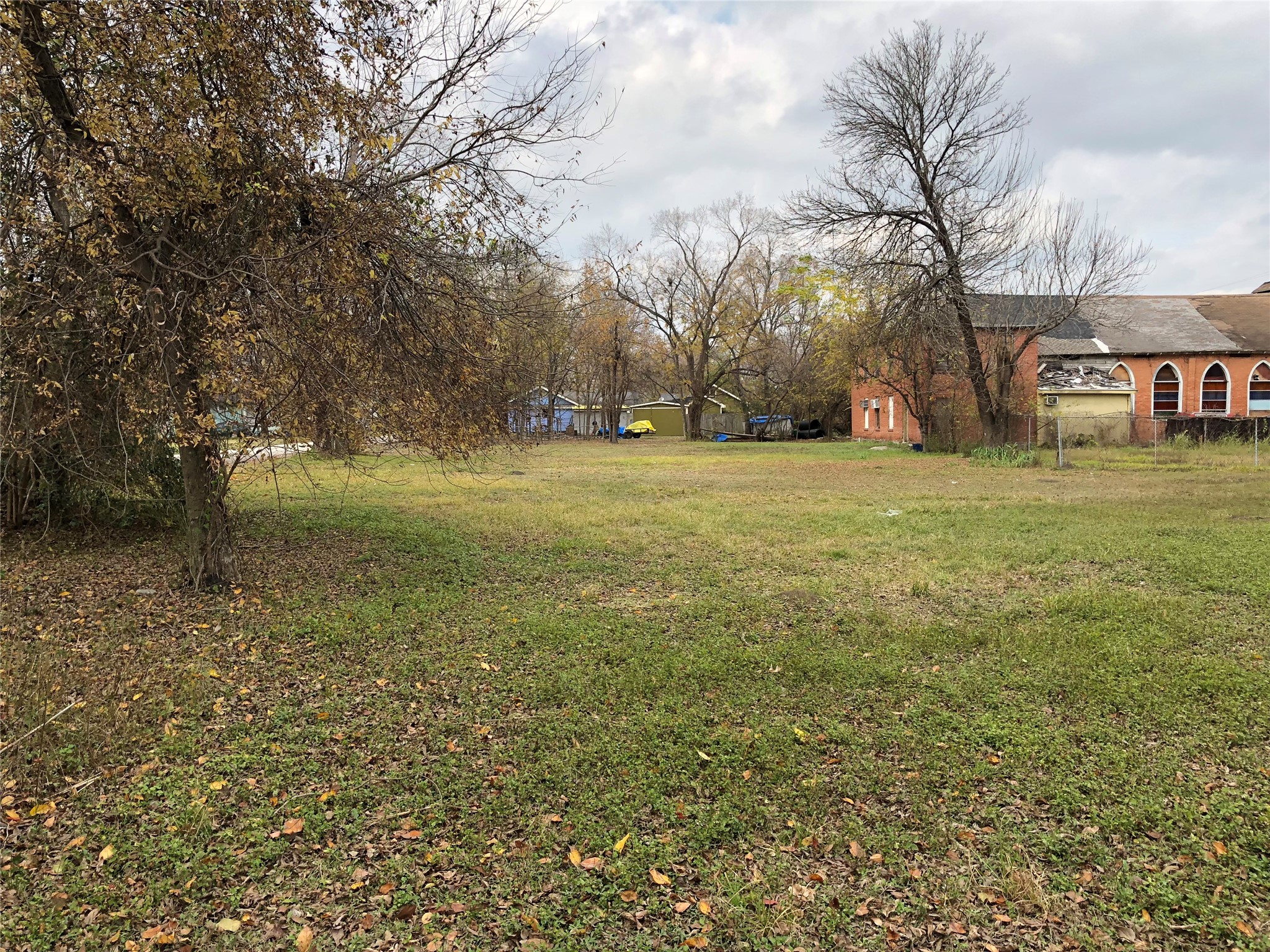 2819 Newhoff Street Houston, TX 77026 - Photo 6 of 12 a view of a big yard with a house