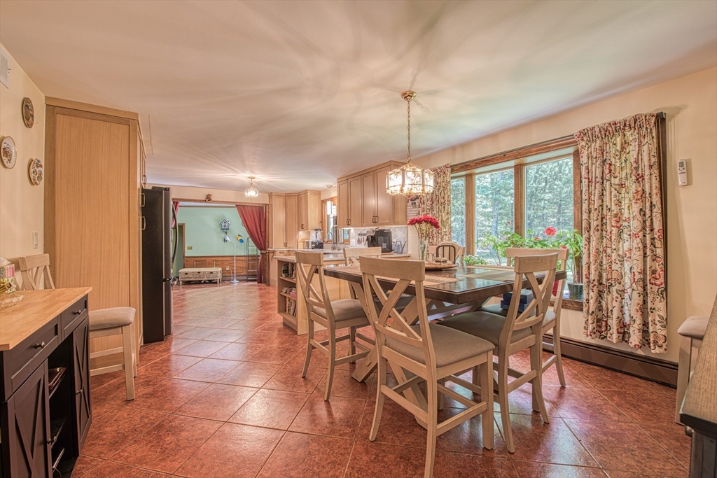 331 Mountain Street Sharon, MA 02067 - Photo 5 of 33