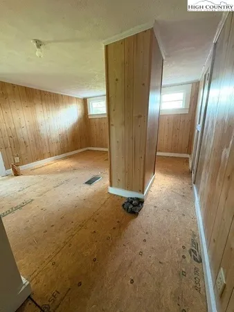 a view of yard with green space