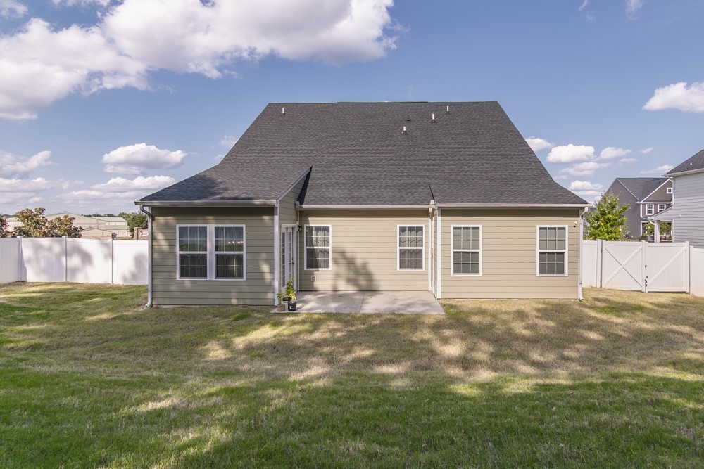 202 Bronson Ridge Anderson, SC 29621 - Photo 9 of 38 This residence offers a spacious private yard, perfect for outdoor enjoyment and relaxation.
