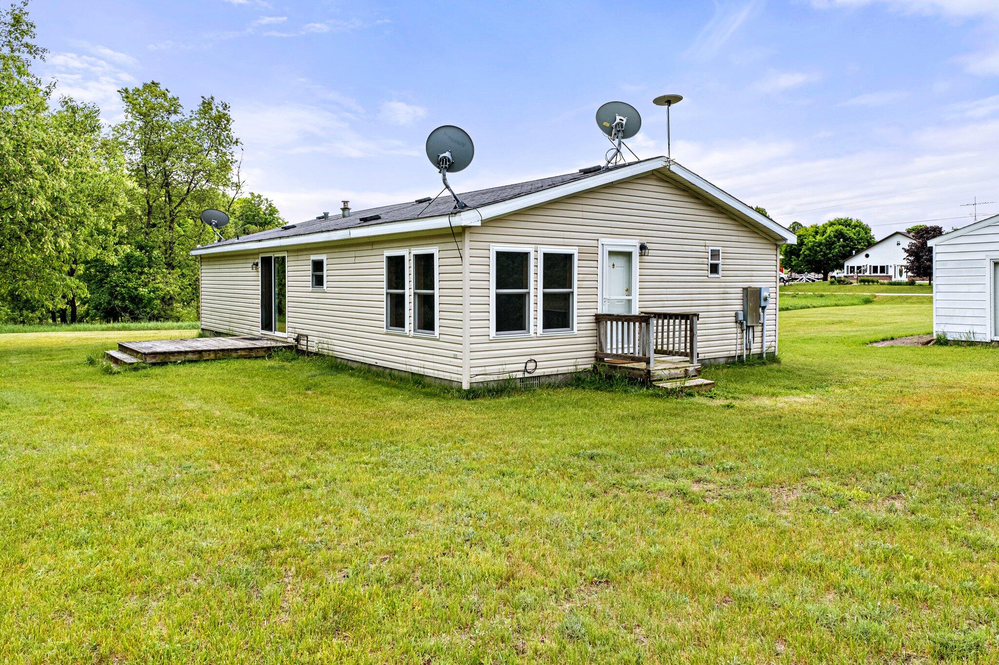 12175 Meridian Line Road Johannesburg, MI 49751 - Photo 3 of 29 Gallery Image 3