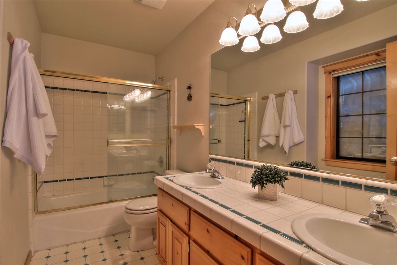 11808 Chalet Road Truckee, CA 96161 - Photo 13 of 14 Gallery Image 13