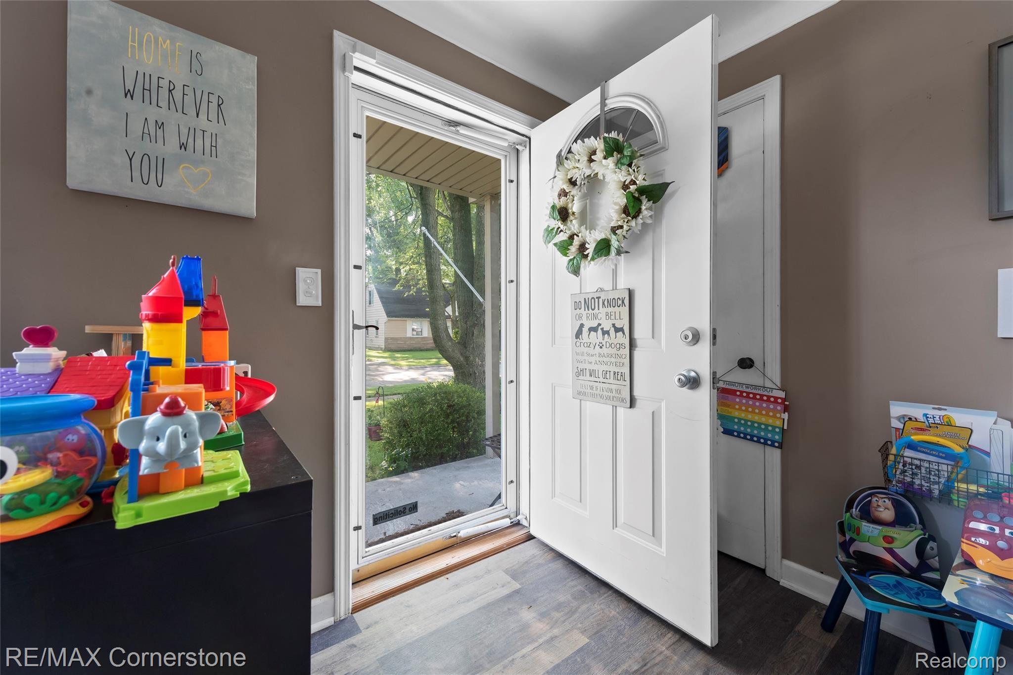 22161 Colgate Street Farmington, MI 48336 - Photo 2 of 24 Frontdoor.jpg