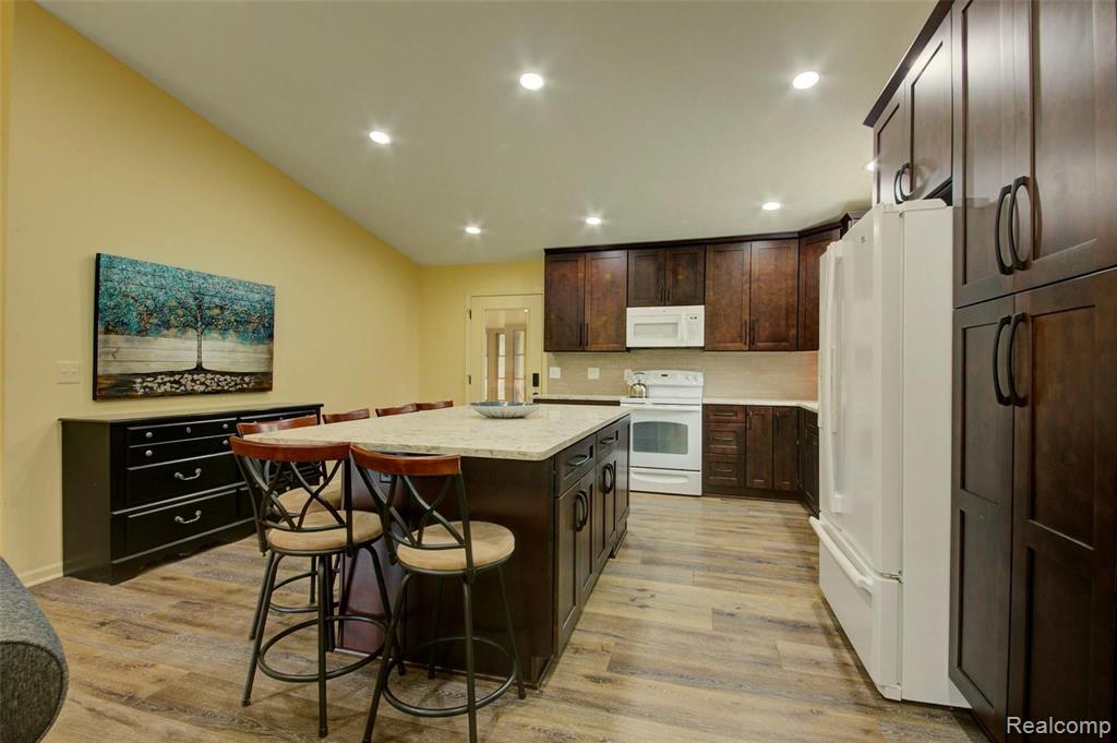 223 Byron Road Howell, MI 48843 - Photo 8 of 30