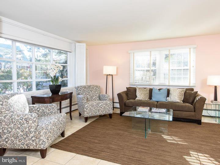 516 Prescott Road Merion Station, PA 19066 - Photo 4 of 23 Living Room
