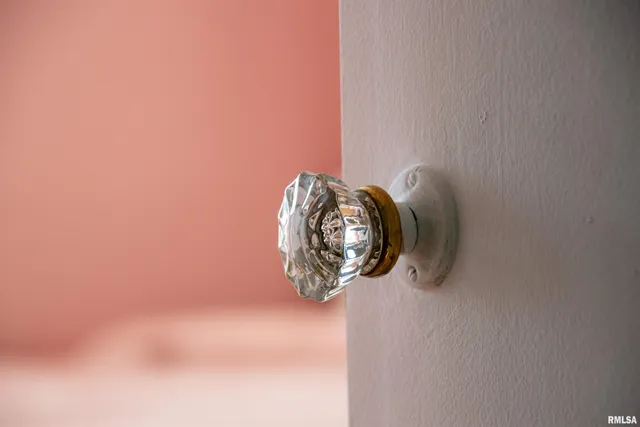 $130,000 | 206 North Minier Avenue, Minier, IL 61759