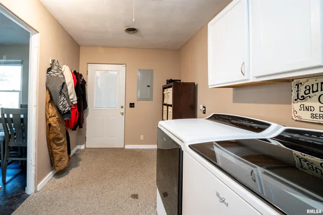 $130,000 | 206 North Minier Avenue, Minier, IL 61759