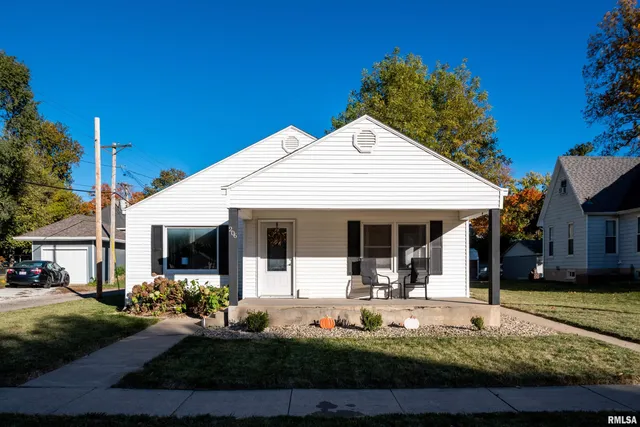 $130,000 | 206 North Minier Avenue, Minier, IL 61759