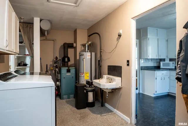 $130,000 | 206 North Minier Avenue, Minier, IL 61759