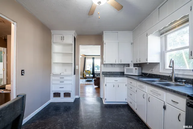 $130,000 | 206 North Minier Avenue, Minier, IL 61759