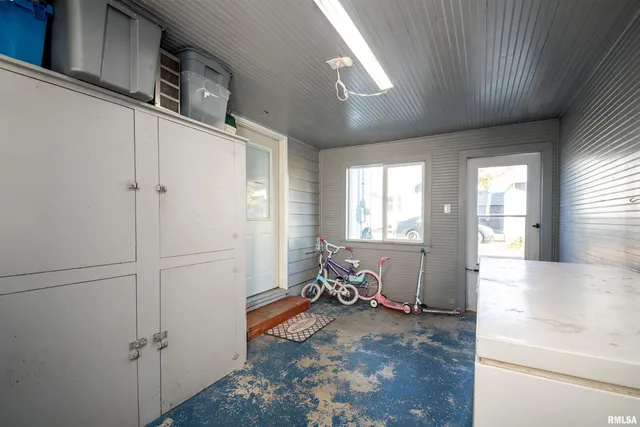 $130,000 | 206 North Minier Avenue, Minier, IL 61759