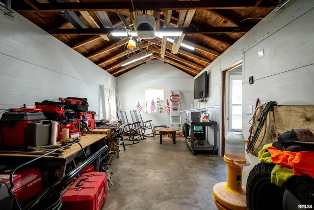 $130,000 | 206 North Minier Avenue, Minier, IL 61759