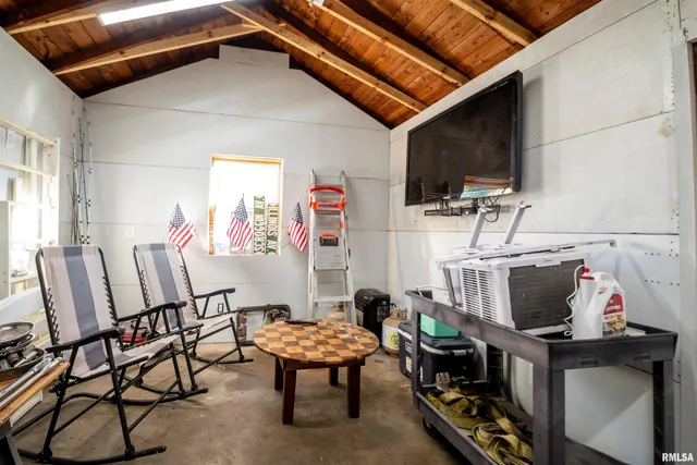 $130,000 | 206 North Minier Avenue, Minier, IL 61759