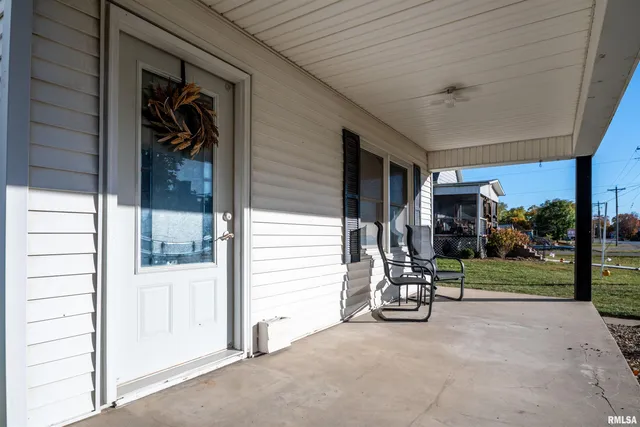 $130,000 | 206 North Minier Avenue, Minier, IL 61759