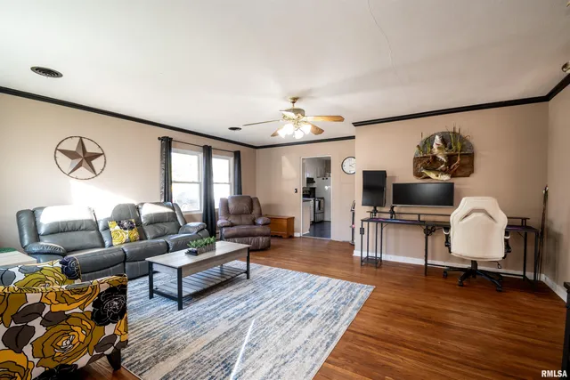 $130,000 | 206 North Minier Avenue, Minier, IL 61759