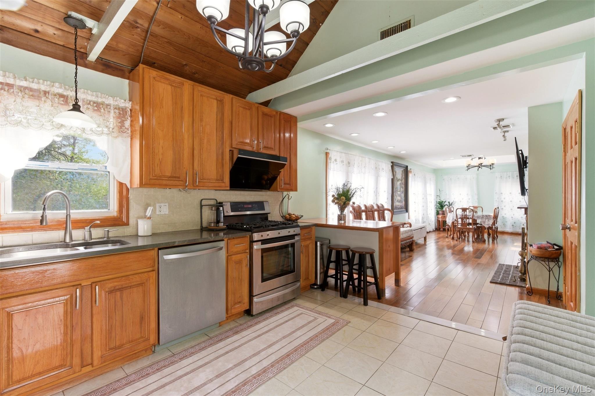 319 38th Road Queens, NY 11363 - Photo 15 of 41