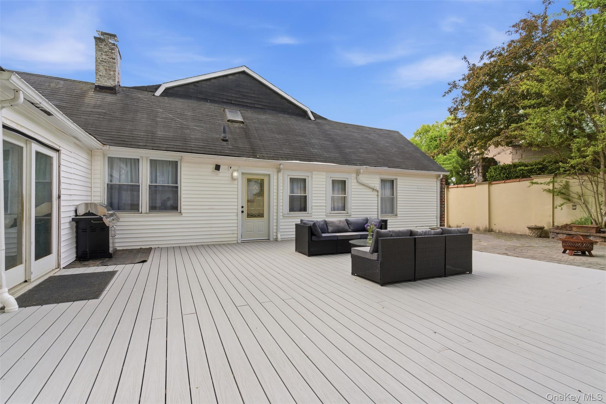319 38th Road Queens, NY 11363 - Photo 34 of 41