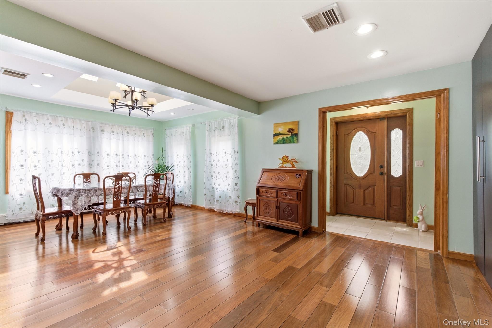 319 38th Road Queens, NY 11363 - Photo 6 of 41