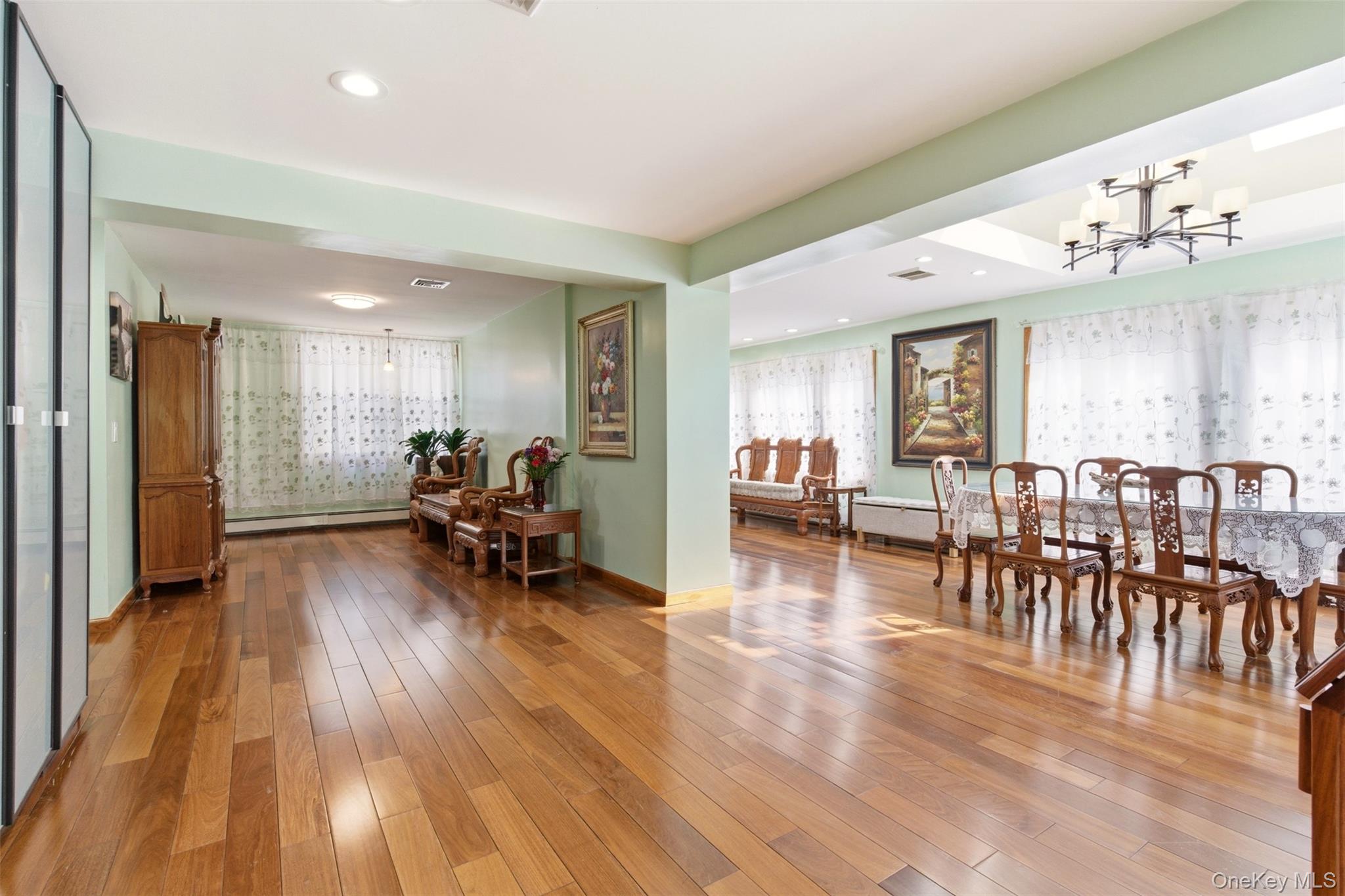 319 38th Road Queens, NY 11363 - Photo 7 of 41
