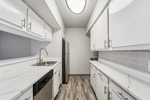 $1,418 | 2815 Greenridge Drive, Unit 1002, Houston, TX 77057