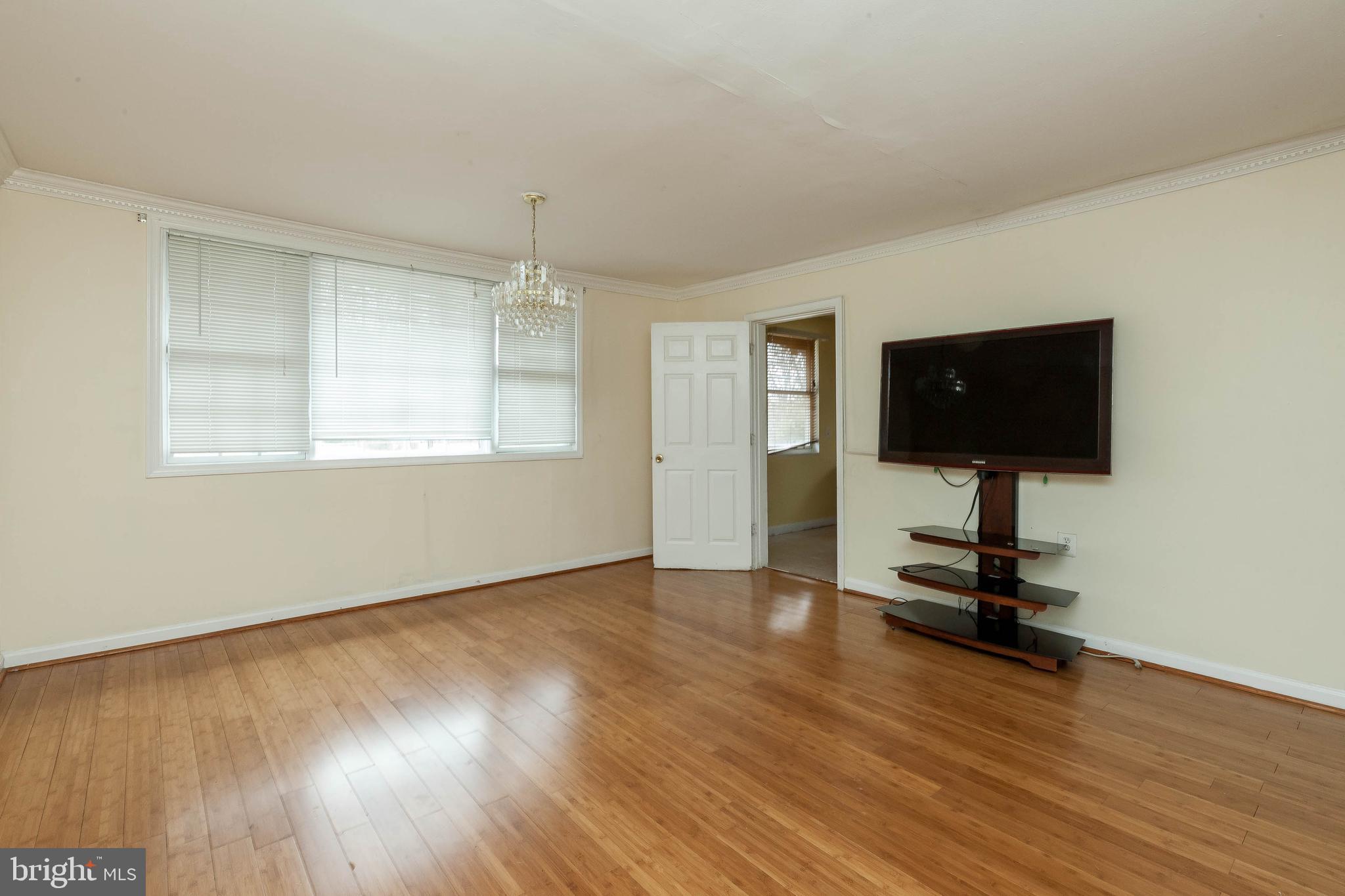 6214 Frontier Drive Springfield, VA 22150 - Photo 4 of 35