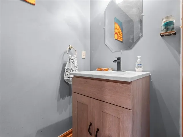 $374,900 | 4001 North 39th Court, St. Joseph, MO 64506