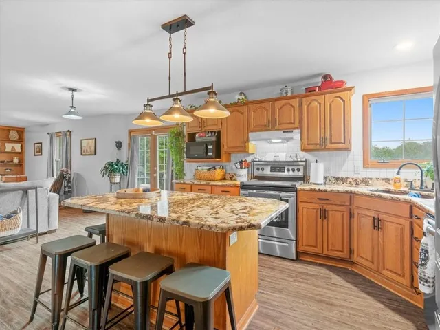 $374,900 | 4001 North 39th Court, St. Joseph, MO 64506