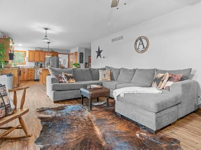 $374,900 | 4001 North 39th Court, St. Joseph, MO 64506