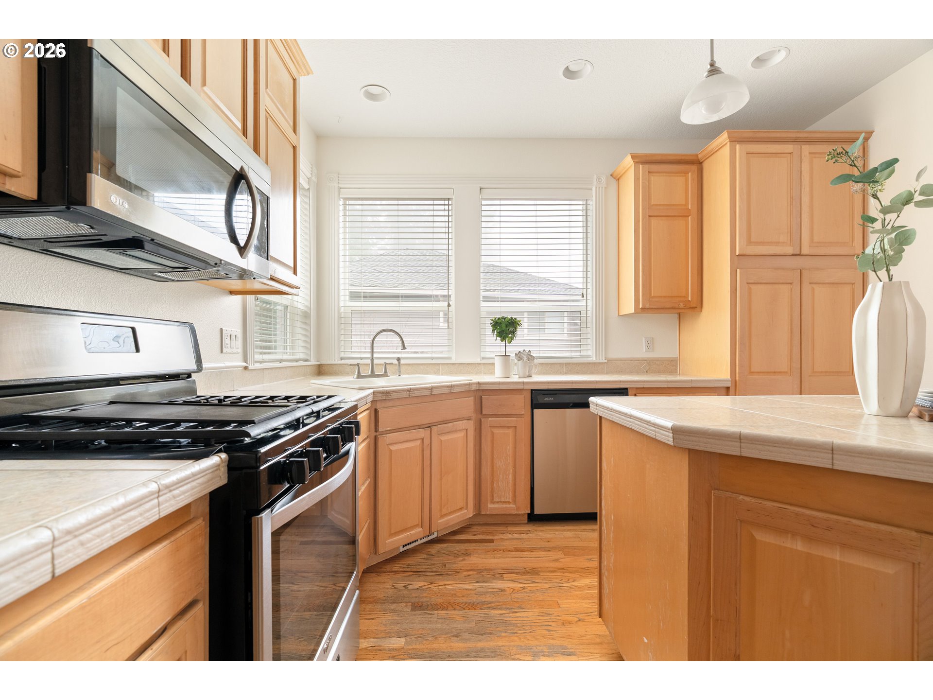 11736 Finnegans Way Oregon City, OR 97045 - Photo 16 of 48