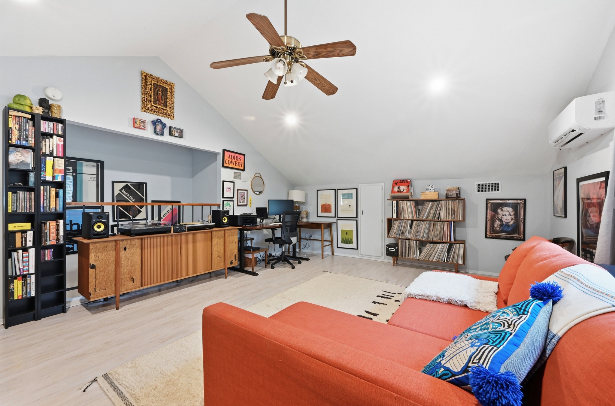 2509 Redleaf Lane Austin, TX 78745 - Photo 19 of 28 Vaulted ceiling room featuring light-toned wood-finish flooring, recessed lighting, and a ceiling fan