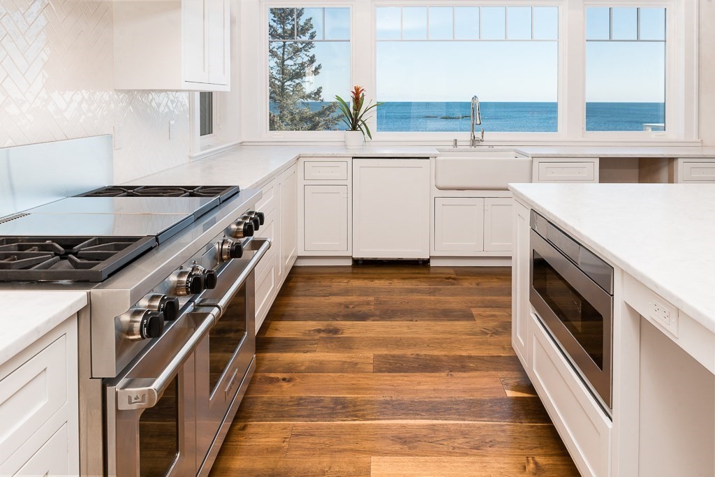 325 Ocean Avenue Marblehead, MA 01945 - Photo 11 of 36