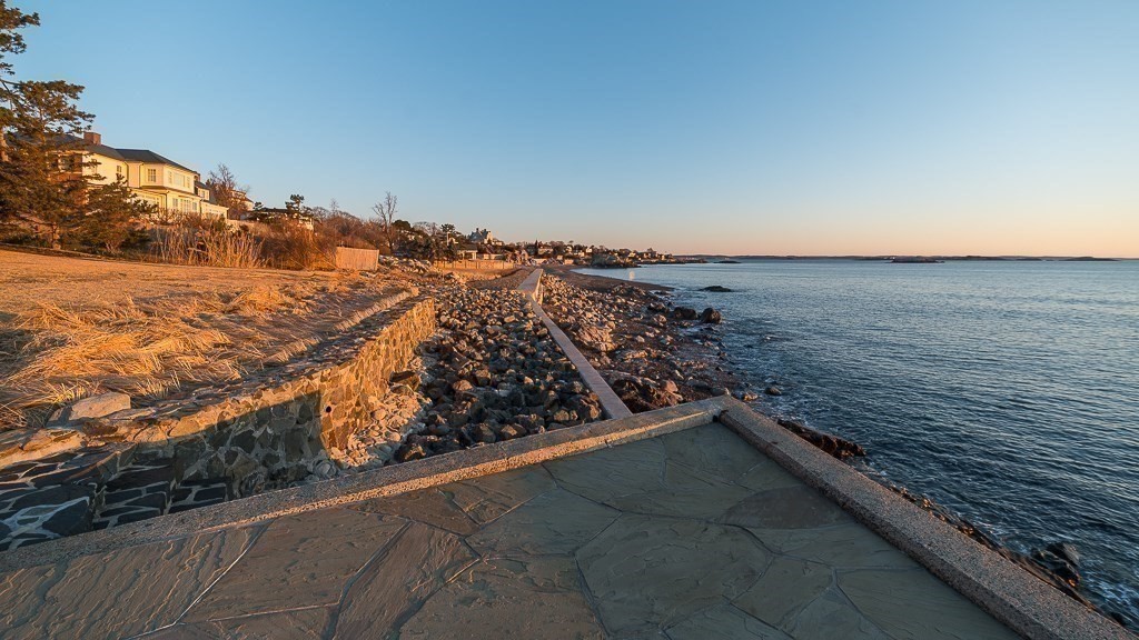 325 Ocean Avenue Marblehead, MA 01945 - Photo 30 of 36