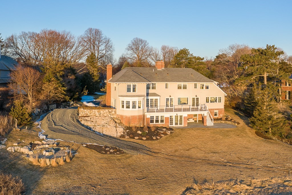 325 Ocean Avenue Marblehead, MA 01945 - Photo 3 of 36