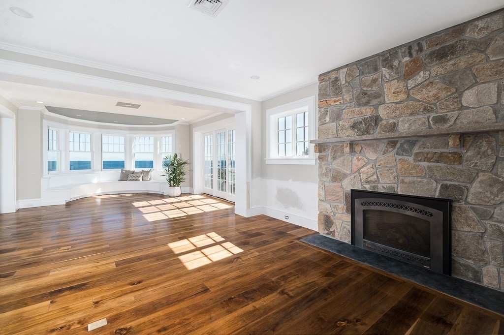 325 Ocean Avenue Marblehead, MA 01945 - Photo 8 of 36