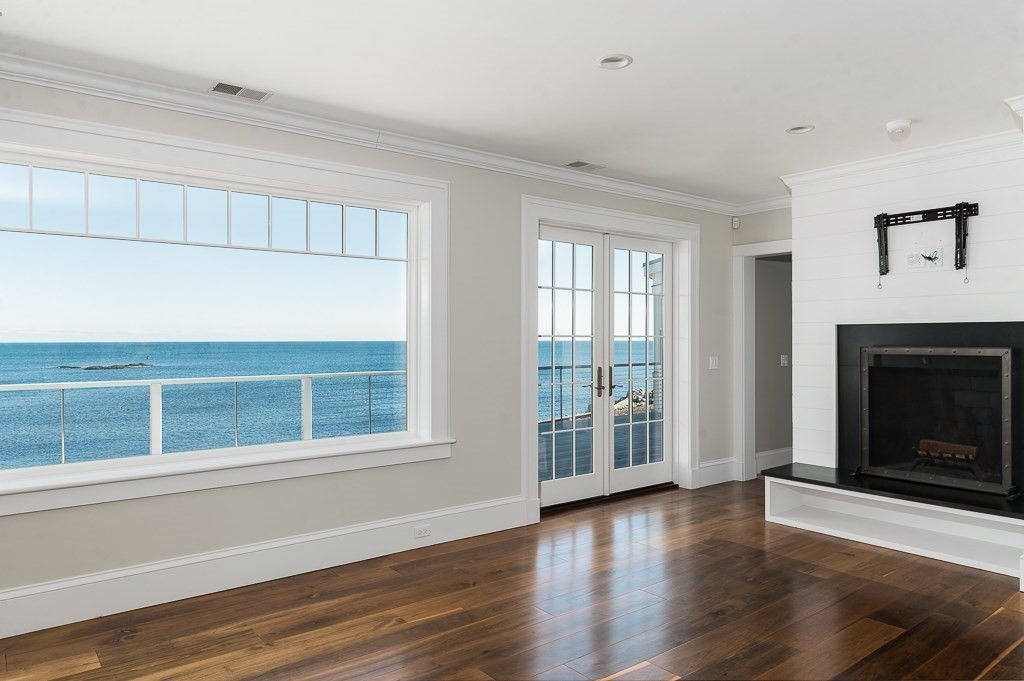 325 Ocean Avenue Marblehead, MA 01945 - Photo 10 of 36